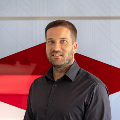 Portraitfoto von Alain Sigrist, Leiter Kundendienst bei der besten Firma im Deckenbau | Röösli Funktionsdecken